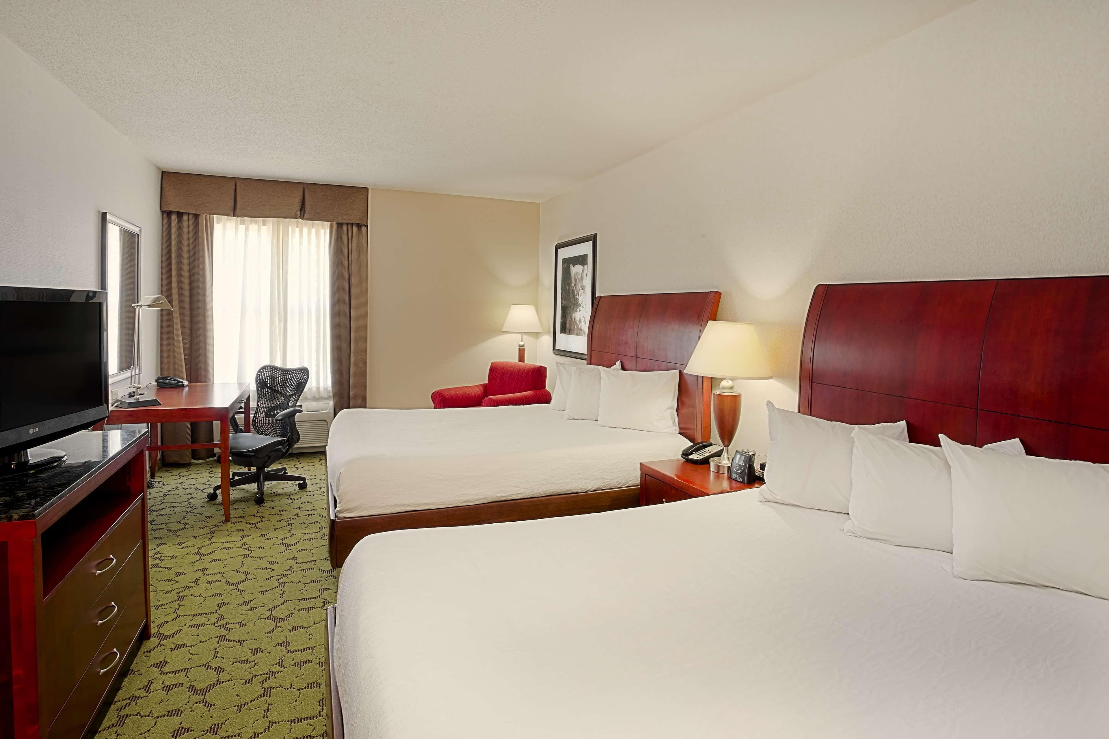 Hilton Garden Inn Блумингтон Экстерьер фото