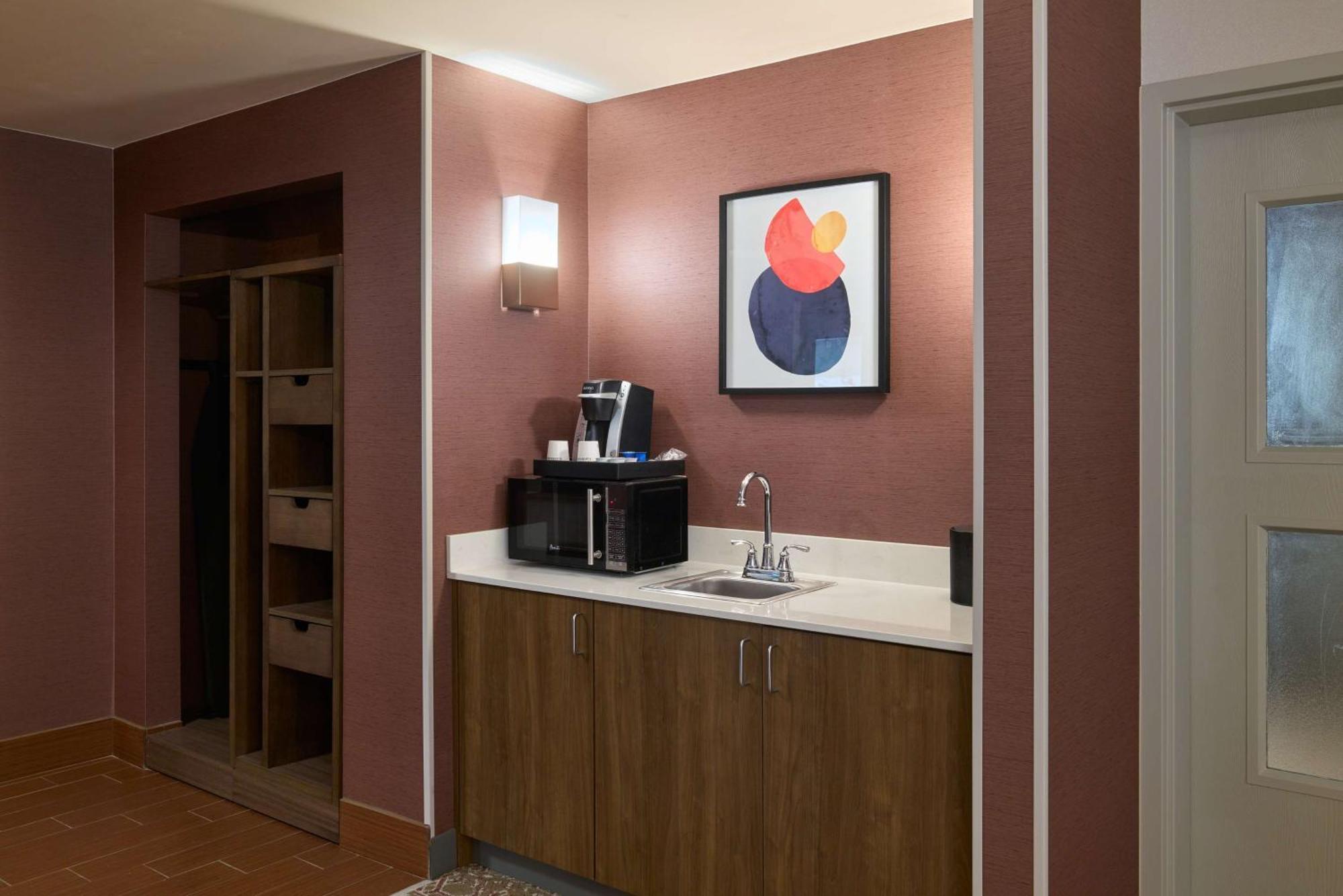 Hilton Garden Inn Блумингтон Экстерьер фото
