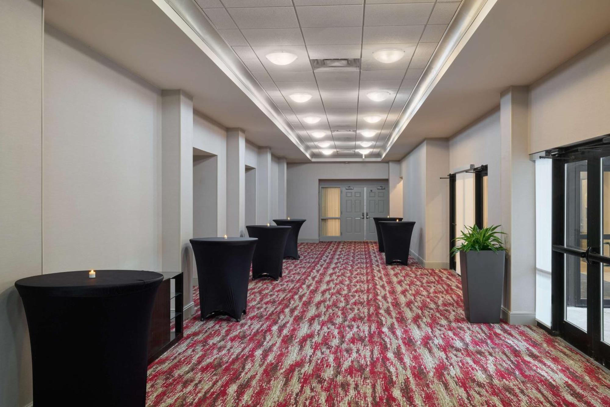 Hilton Garden Inn Блумингтон Экстерьер фото