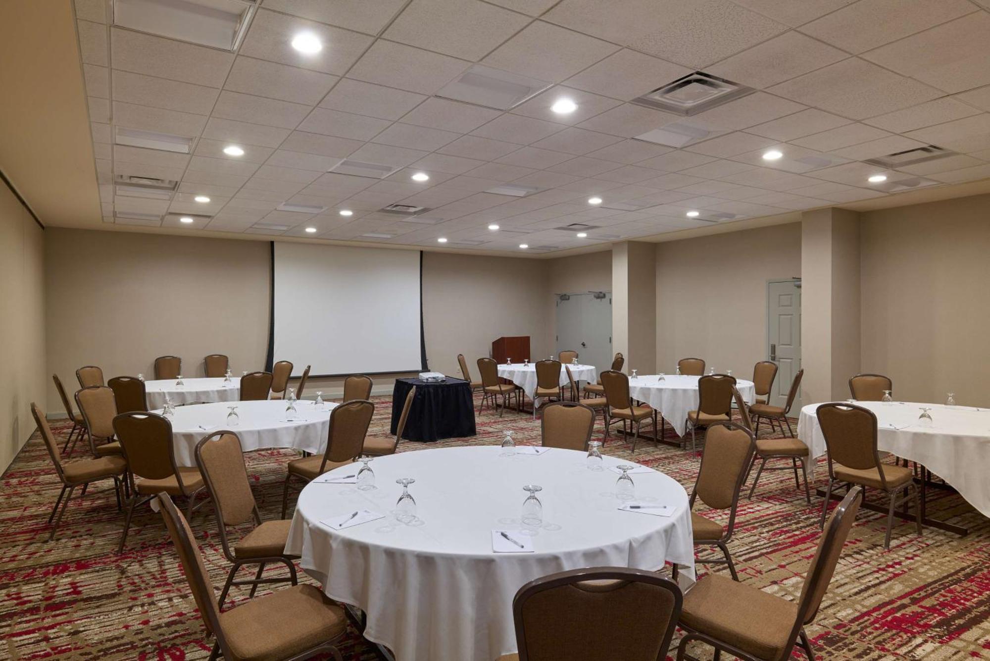 Hilton Garden Inn Блумингтон Экстерьер фото
