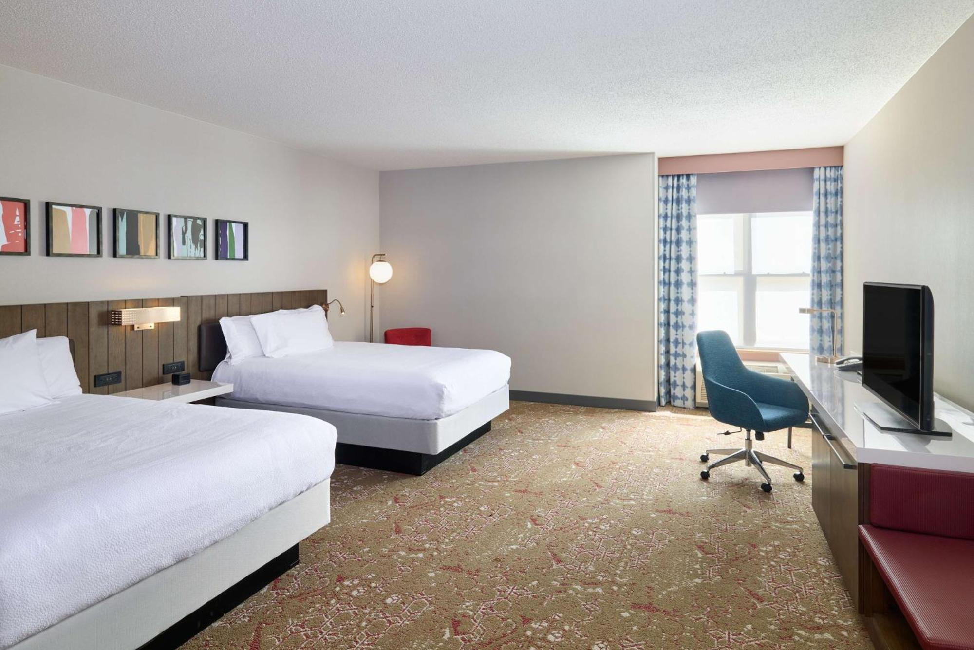 Hilton Garden Inn Блумингтон Экстерьер фото