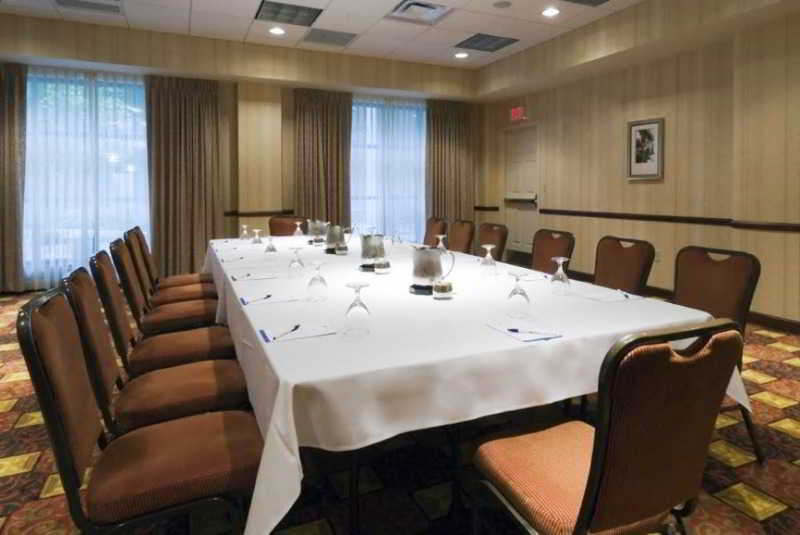 Hilton Garden Inn Блумингтон Экстерьер фото